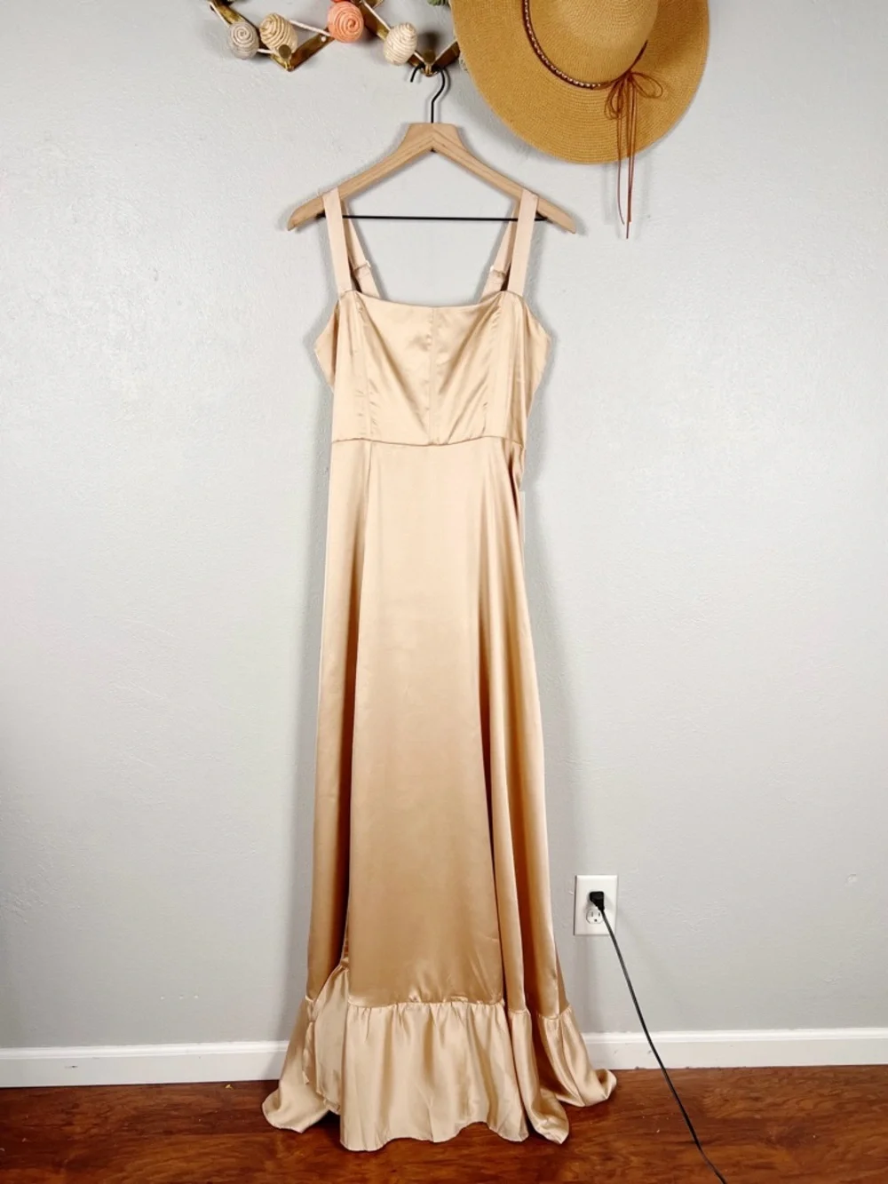 NWT Show Me Your MuMu Clarissa Corset Maxi Dress in Champagne Luxe Satin Large - Picture 8 of 9